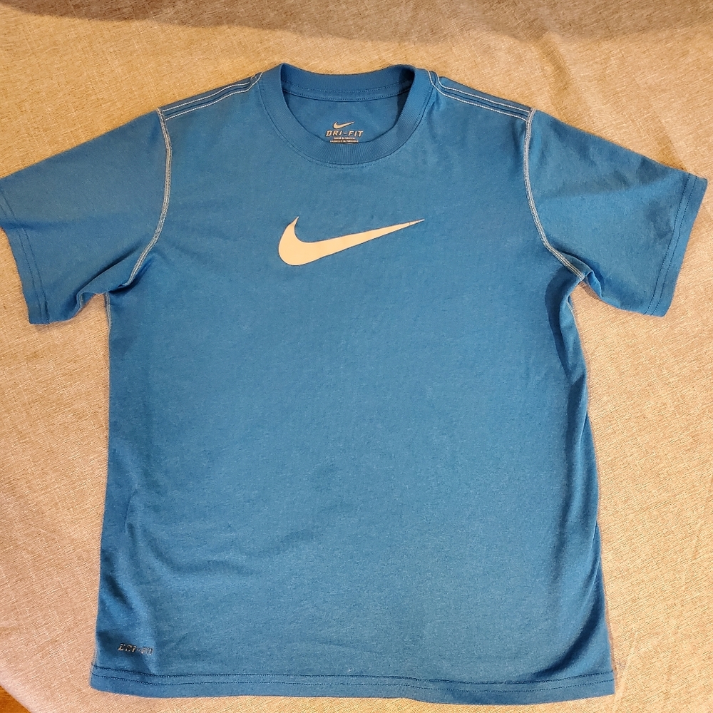 Boys Nike Dri Fit  Short Sleeve Blue Tee Medium